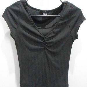 Rue 21 Ladies Black Ribbed Ruched Short Sleeve V-Neck Top Lace Bottom Size-Small